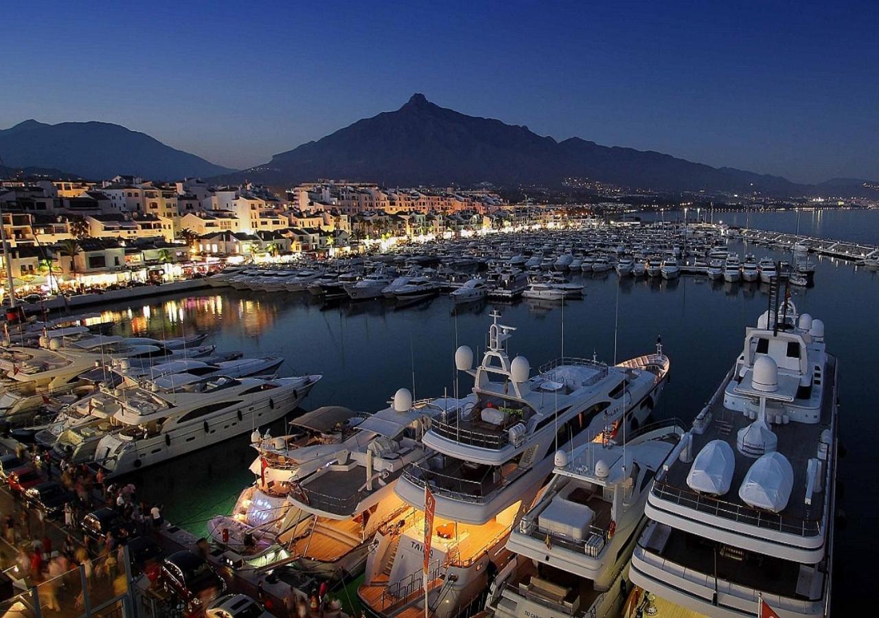 First Line Puerto Banus Harbour, 3 Bedroom Luxury Apartment, * Marbellac