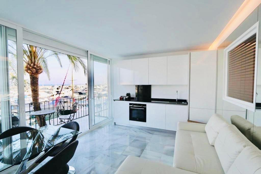 First Line Puerto Banus Harbour, 3 Bedroom Luxury Apartment, Appartement Marbellac