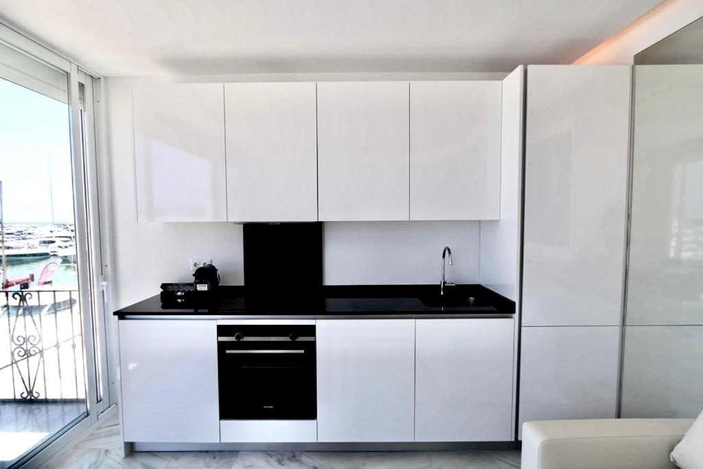 First Line Puerto Banus Harbour, 3 Bedroom Luxury Apartment, * Marbella